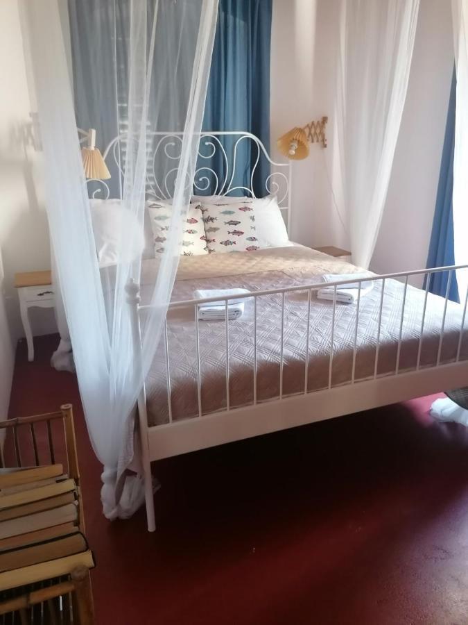 Two-Bedroom Apartment With Sea View,Big Terrase And Garden Stari Grad  Buitenkant foto